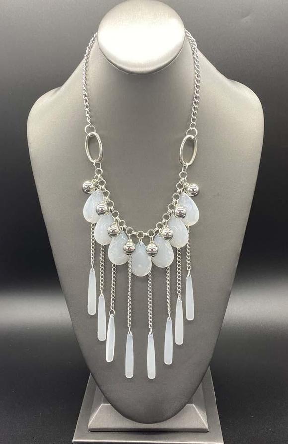 Roaring Riviera - White necklace