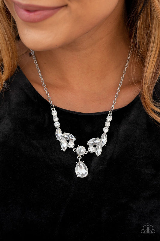 Unrivaled Sparkle - white rhinestones necklace