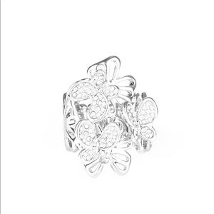 FLIGHTY FLUTTER - White rhinestones ring