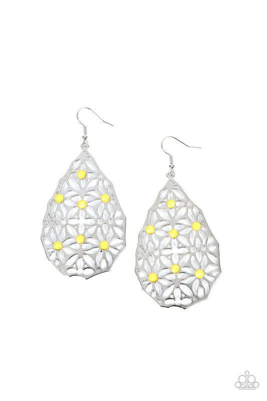 Delightfully Daisy - Yellow earrings